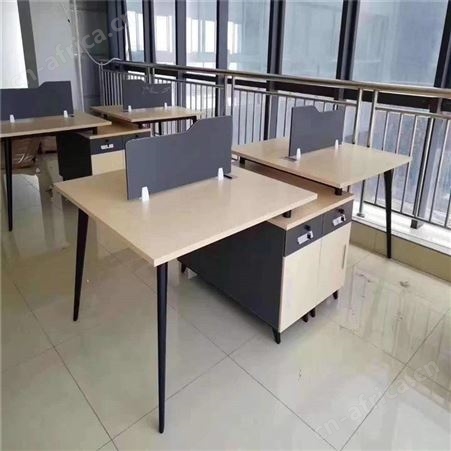 职员办公桌椅组合四人位财务桌屏风卡位工位桌单双人办公室财务桌
