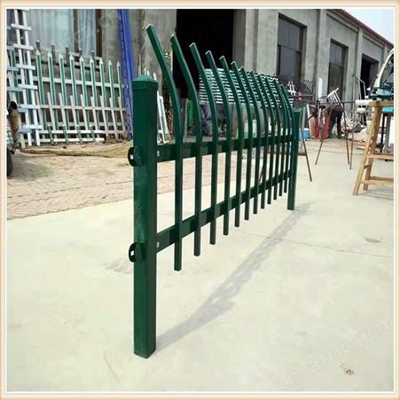 实地生产锌钢护栏围墙防护花园市政防护学校庭院尺寸颜色可定制