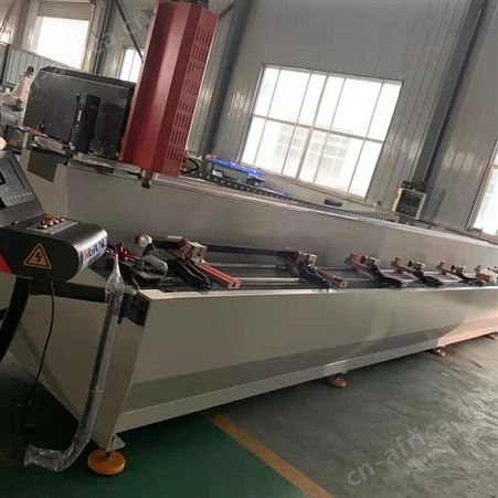 云雕钻攻一体机厂家提供金属钻攻铣组合加工中心