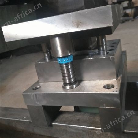 圣诞树铁叉铁管五金冲压模具加工