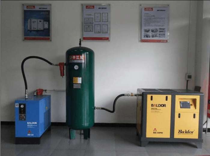 空压机装了干燥机,还有很多水是怎么回事?